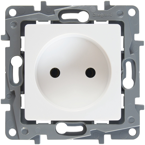 Legrand  Etika  Белый Розетка механизм 2К 16А 250В 672220